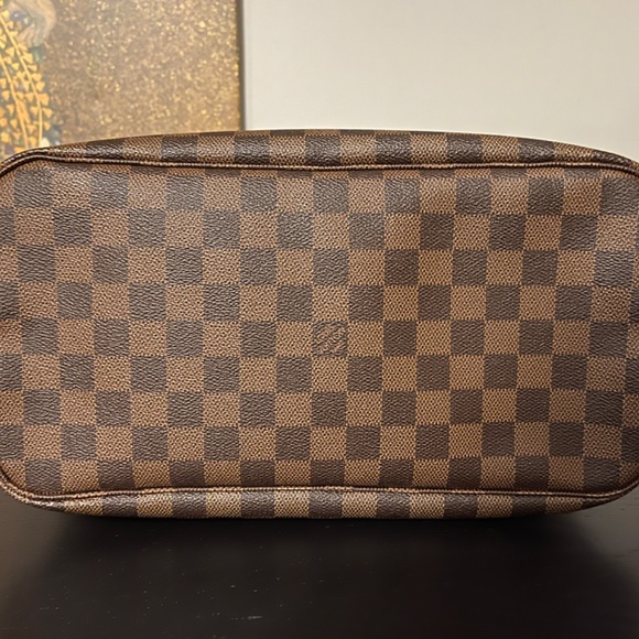 Louis Vuitton Neverfull MM Rose Ballerine - Picture 8 of 16